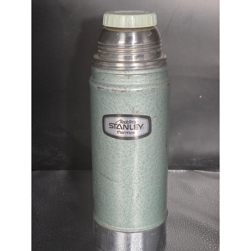 VTG Aladdin Stanley Thermos A-943C Pint 16 oz Hammertone Green Vacuum Bottle USA